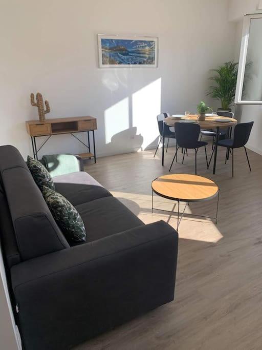 Duplex Au Coeur Du Village De カシ エクステリア 写真