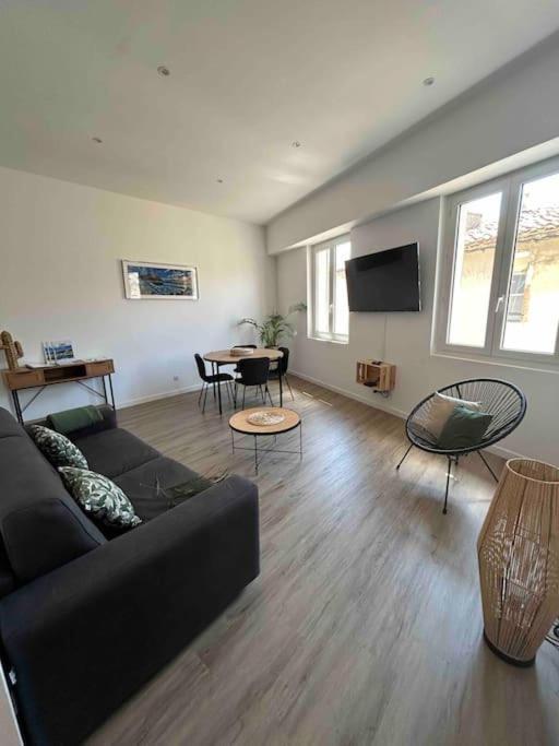 Duplex Au Coeur Du Village De カシ エクステリア 写真