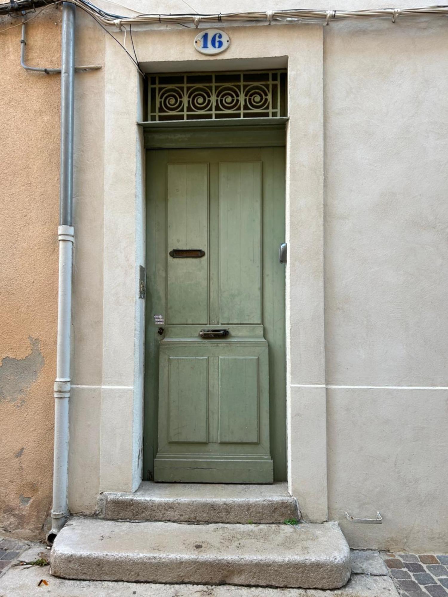 Duplex Au Coeur Du Village De カシ エクステリア 写真