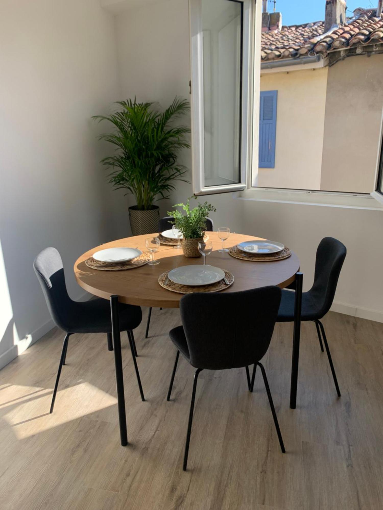 Duplex Au Coeur Du Village De カシ エクステリア 写真
